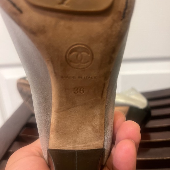 Chanel pumps silver & black size 6US - Picture 15 of 16